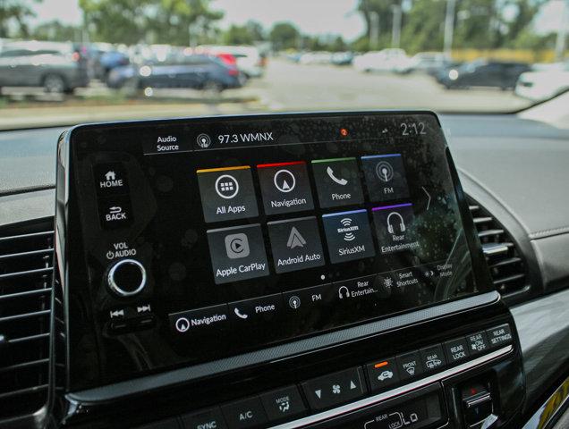 Photo of 2025 Platinum White Pearl Honda Odyssey
