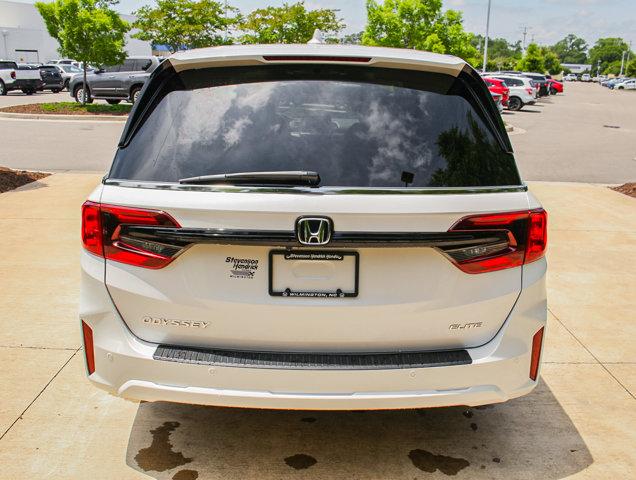 Photo of 2025 Platinum White Pearl Honda Odyssey