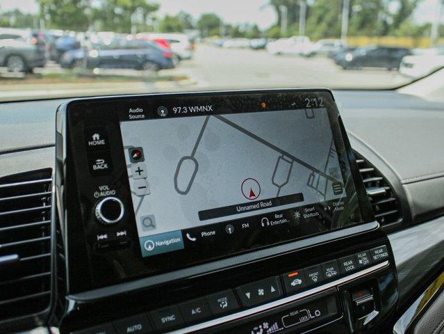 Photo of 2025 Platinum White Pearl Honda Odyssey
