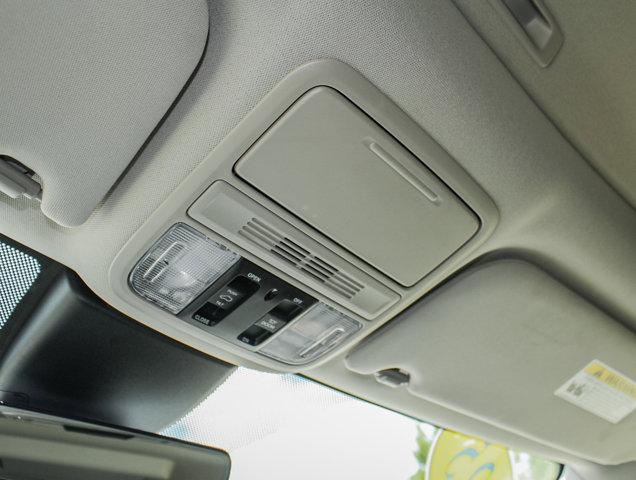 Photo of 2025 Platinum White Pearl Honda Odyssey