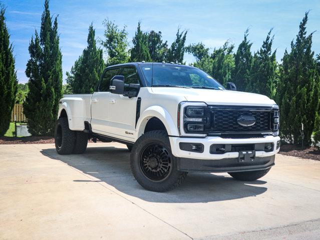 Photo of 2025 Star White Metallic Tri-Coat Ford F-450