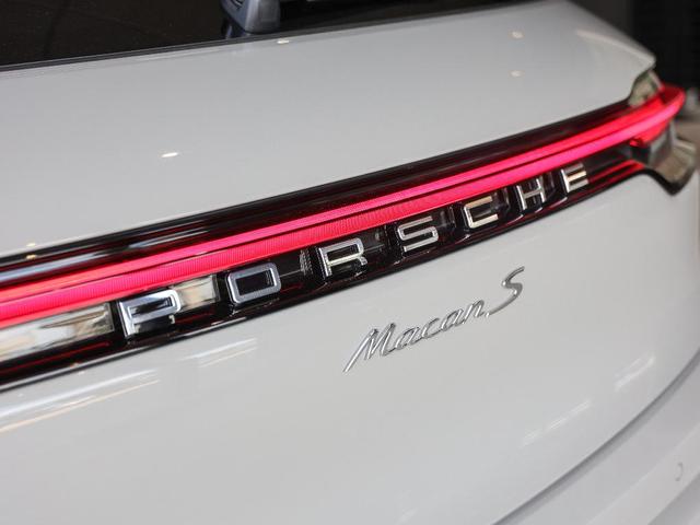 Photo of 2025 Chalk Porsche Macan