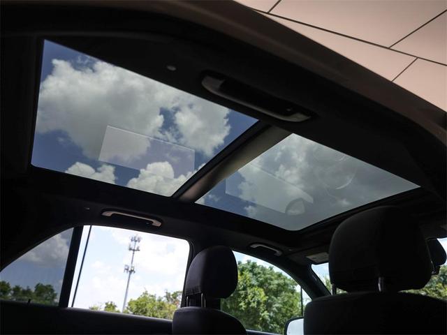 Photo of 2021 Polar White Mercedes-Benz GLE 350