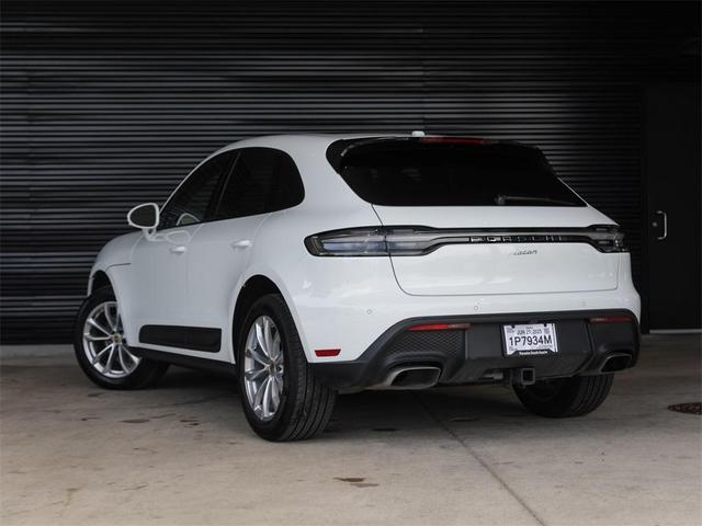 Photo of 2025 White Porsche Macan