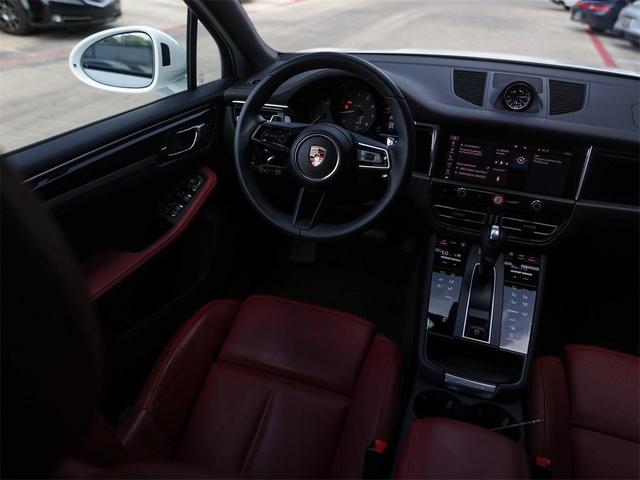 Photo of 2025 White Porsche Macan