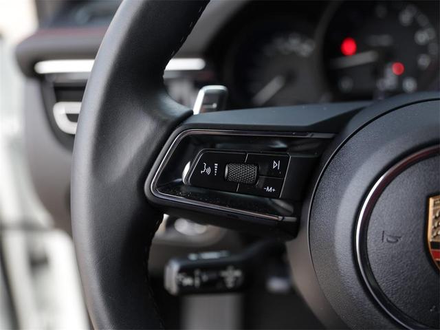 Photo of 2025 White Porsche Macan