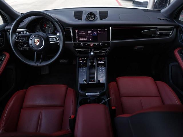 Photo of 2025 White Porsche Macan