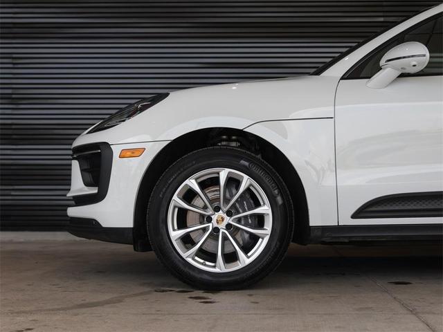 Photo of 2025 White Porsche Macan