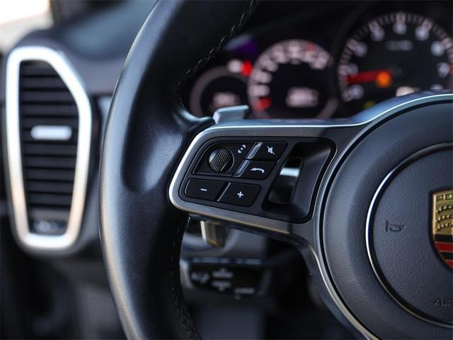 Photo of 2022 Quartzite Grey Metallic Porsche Cayenne