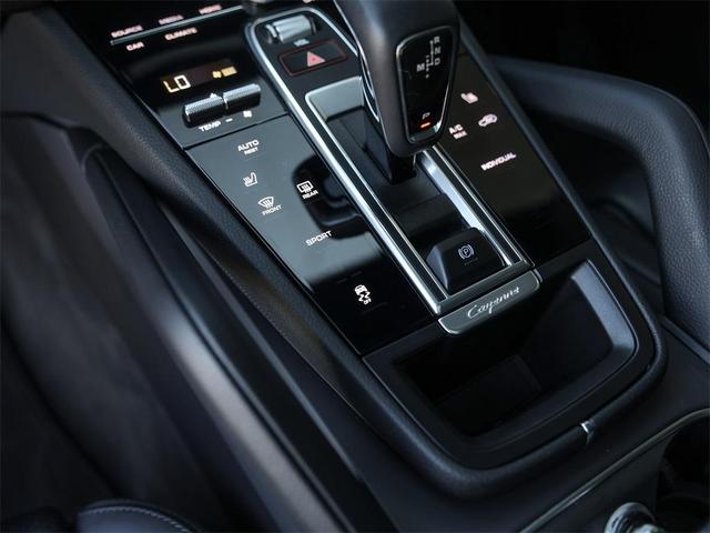 Photo of 2022 Quartzite Grey Metallic Porsche Cayenne