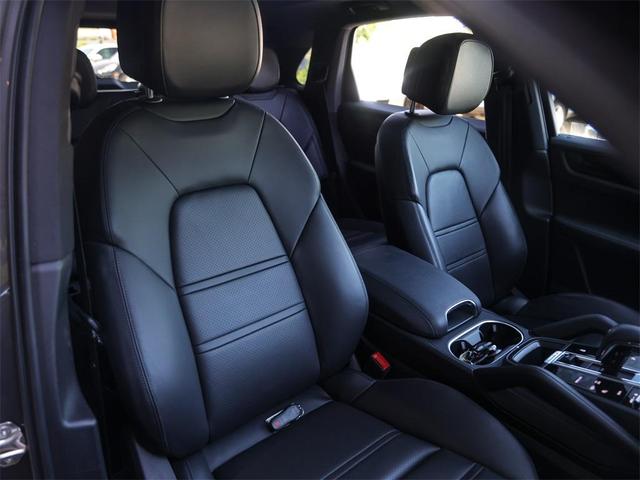 Photo of 2022 Quartzite Grey Metallic Porsche Cayenne