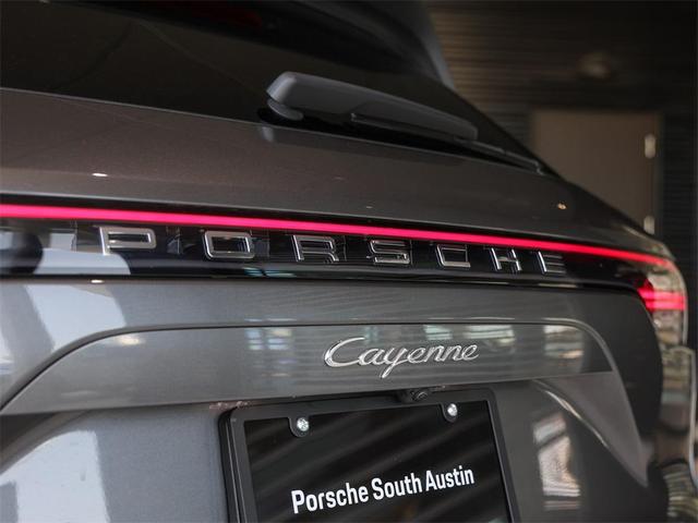 Photo of 2022 Quartzite Grey Metallic Porsche Cayenne