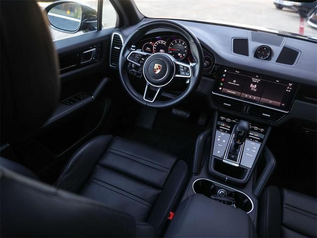 Photo of 2022 Quartzite Grey Metallic Porsche Cayenne