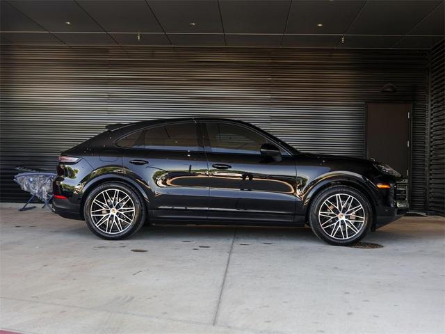 Photo of 2024 Black Porsche Cayenne