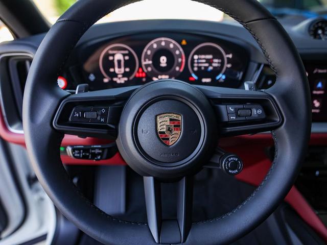 Photo of 2025 White Porsche Cayenne