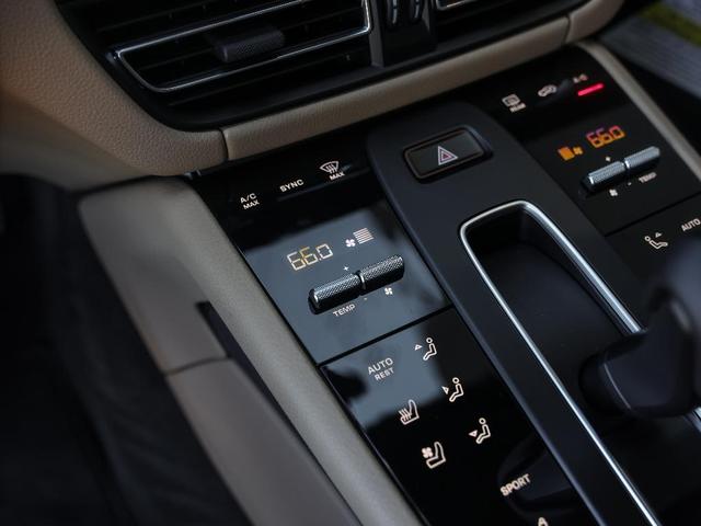 Photo of 2025 Black Porsche Macan