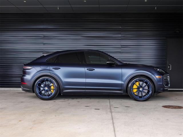 Photo of 2024 Blue Metallic Porsche Cayenne