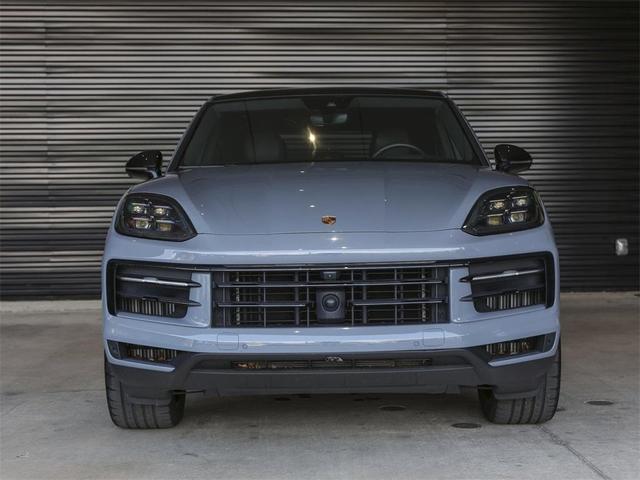 Photo of 2024 Arctic Grey Porsche Cayenne