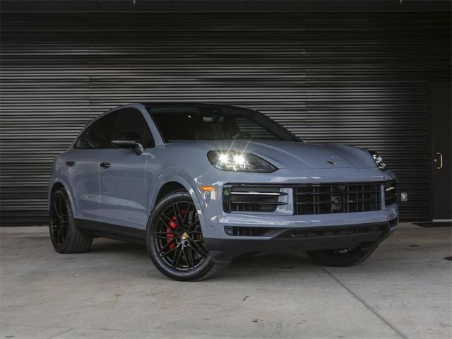 Photo of 2024 Arctic Grey Porsche Cayenne