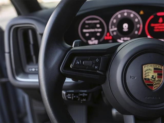 Photo of 2024 Arctic Grey Porsche Cayenne