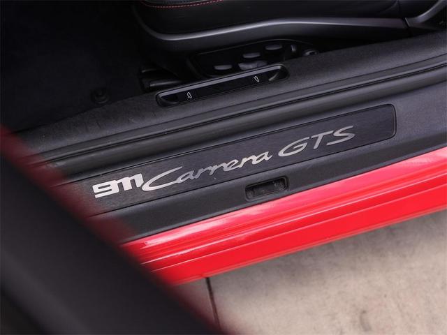 Photo of 2023 Red Porsche 911