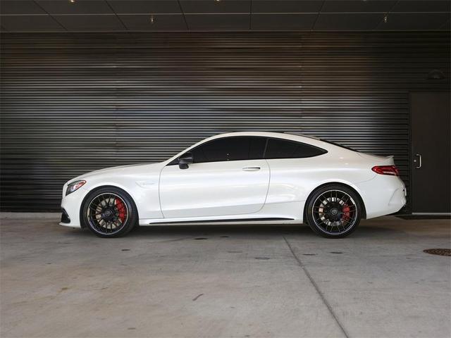 Photo of 2021 designo Diamond White Metallic Mercedes-Benz AMG C 63