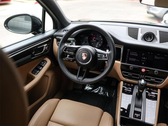 Photo of 2025 Black Porsche Macan