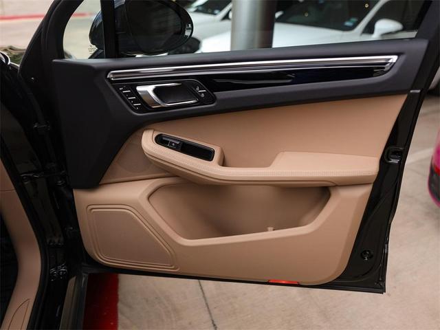 Photo of 2025 Black Porsche Macan