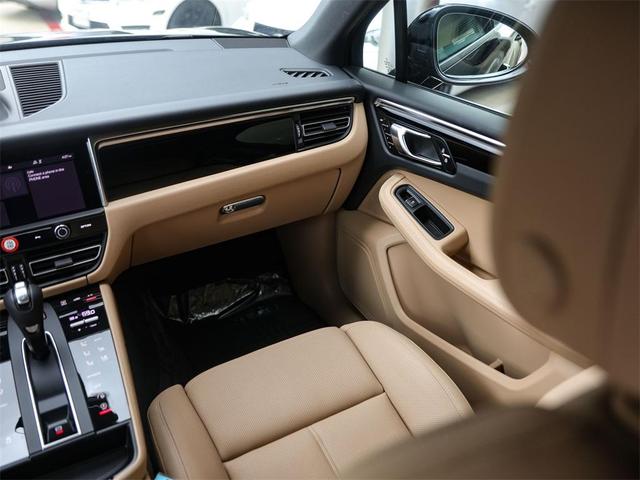 Photo of 2025 Black Porsche Macan