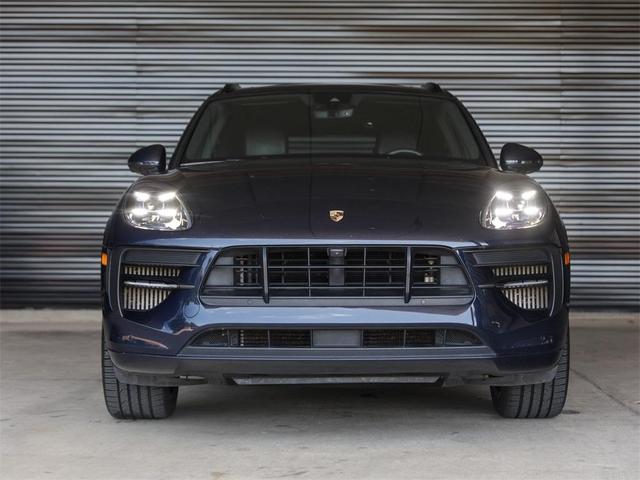 Photo of 2021 Night Blue Metallic Porsche Macan