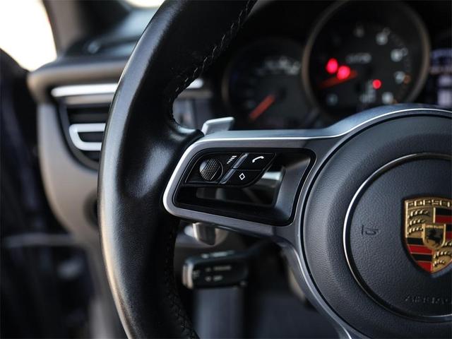 Photo of 2021 Night Blue Metallic Porsche Macan