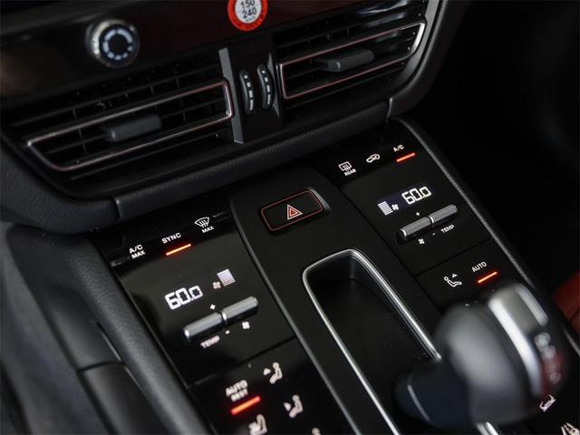 Photo of 2025 Black Porsche Macan