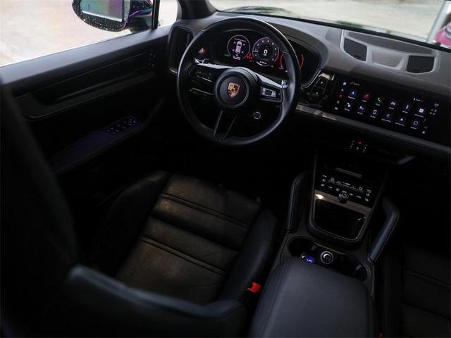 Photo of 2024 Black Metallic Porsche Cayenne
