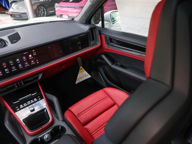 Photo of 2025 Chalk Porsche Cayenne