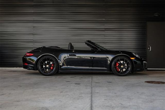 Photo of 2017 Black Porsche 911