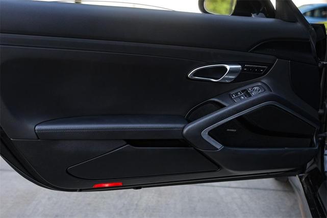 Photo of 2017 Black Porsche 911
