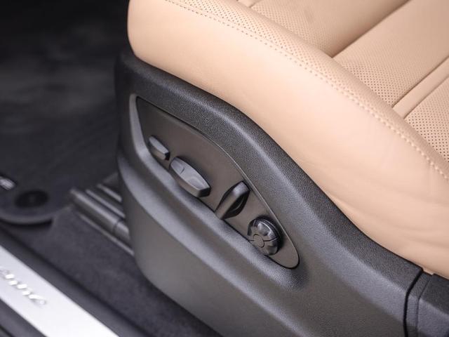 Photo of 2025 Blue Porsche Cayenne