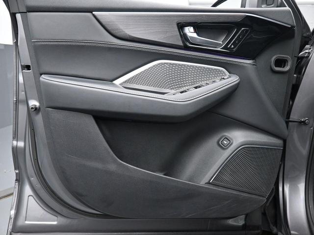 Photo of 2022 Liquid Carbon Metallic Acura MDX