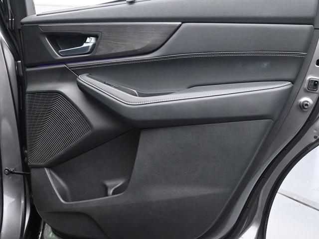 Photo of 2022 Liquid Carbon Metallic Acura MDX