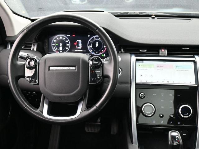 Photo of 2020 White Land Rover Discovery Sport