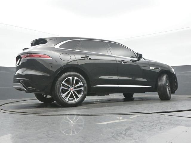 Photo of 2021 Black Jaguar F-PACE