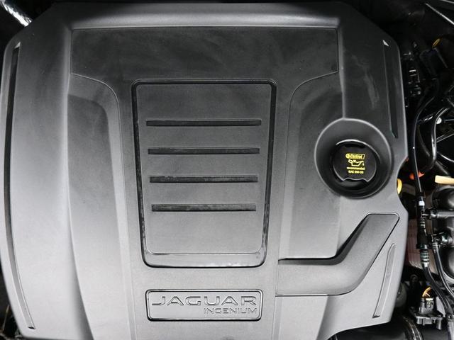 Photo of 2021 Black Jaguar F-PACE