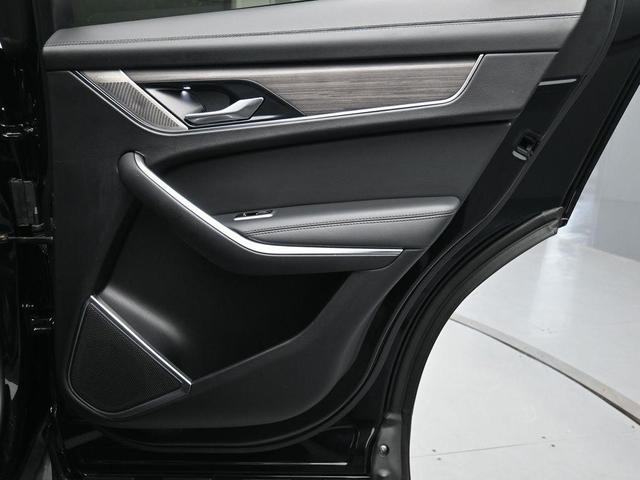 Photo of 2021 Black Jaguar F-PACE