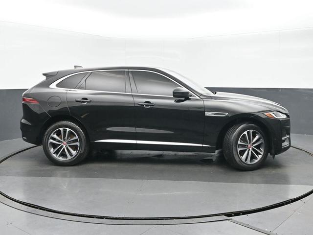 Photo of 2021 Black Jaguar F-PACE