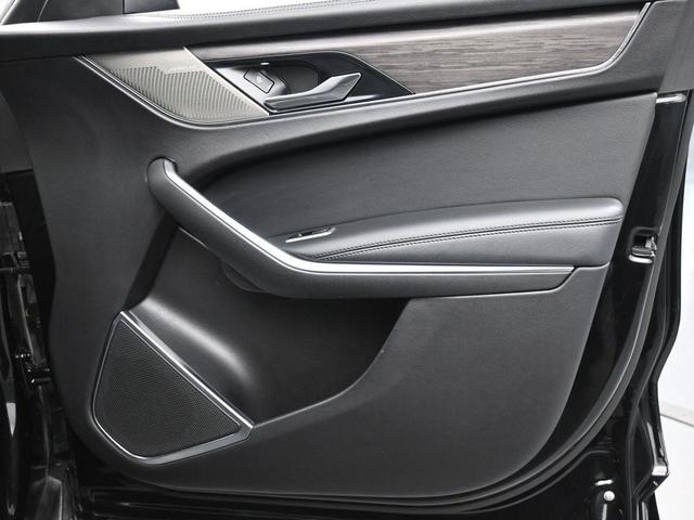 Photo of 2021 Black Jaguar F-PACE