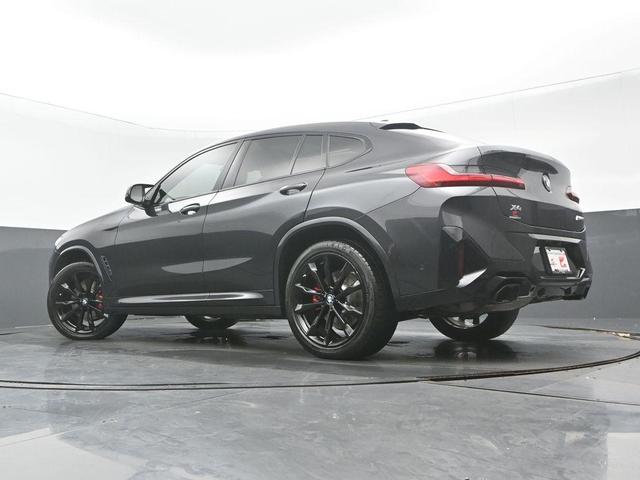 Photo of 2022 Dark Graphite Metallic BMW X4