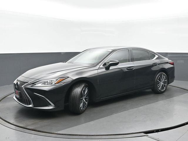 Photo of 2022 Black Lexus ES 350