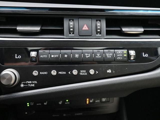 Photo of 2022 Black Lexus ES 350