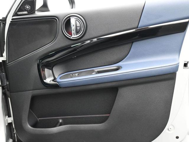 Photo of 2023 White Silver Metallic MINI Countryman