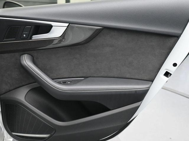 Photo of 2018 Glacier White Audi S5